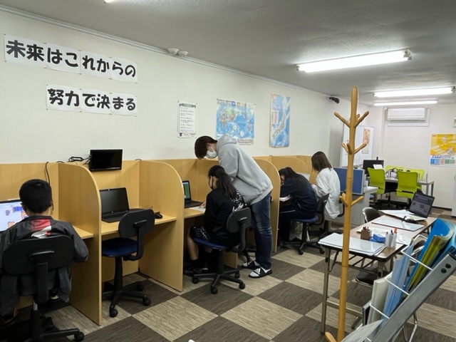 「ガンバルマン学習塾」釧路校の学習風景